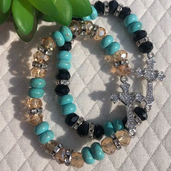 Beautiful stretchy beaded bracelets with cross that sparkles✨ - Picture 2 of 5